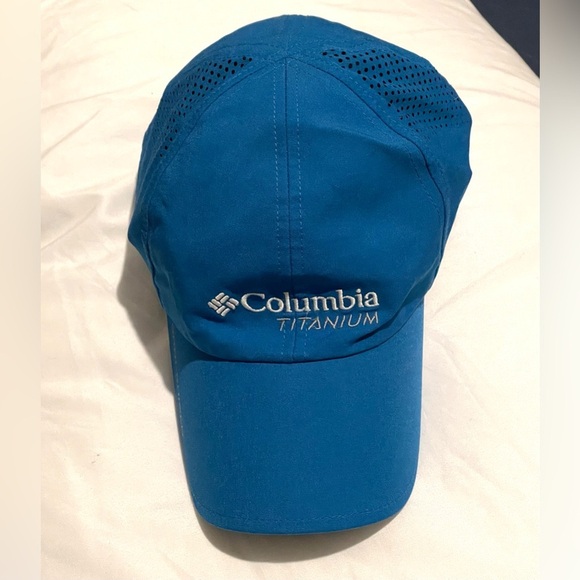 Columbia Other - Columbia Titanium, Men Cap